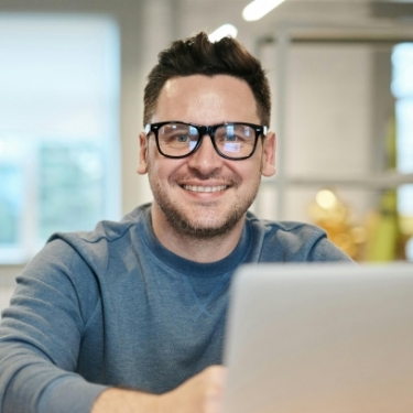 pexels-fauxels-3184611